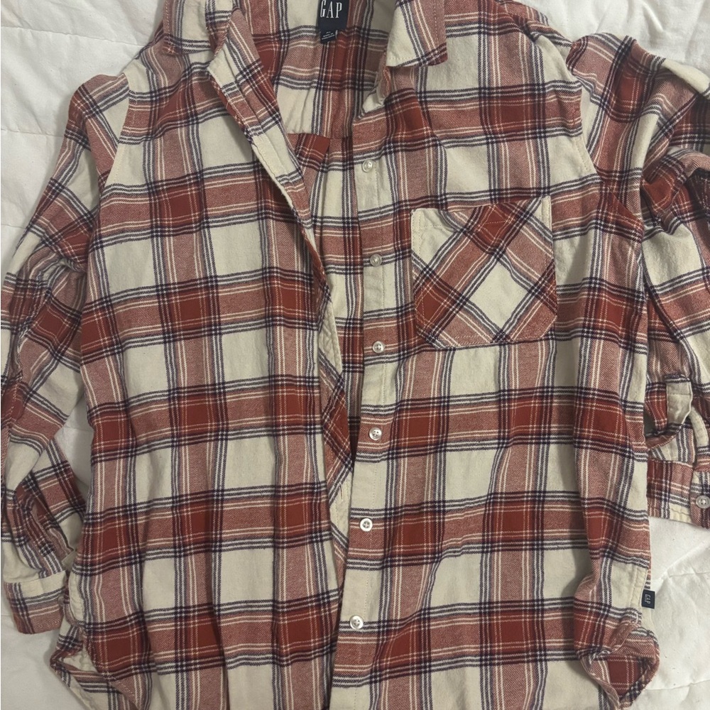 GAP Women's Button-Down Shirt in Red and Cream Plaid